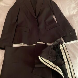 Theory Dark Brown Blazer and Pants Ensemble size 6.